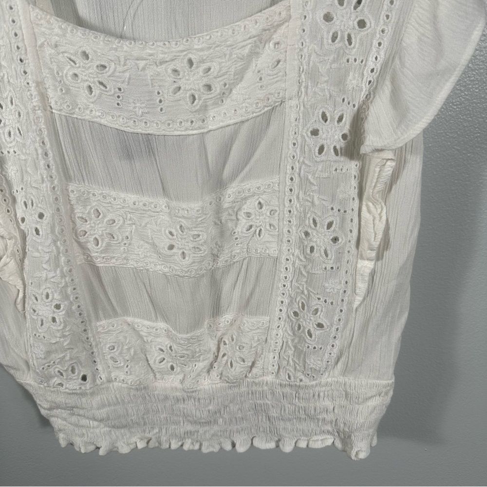 American Eagle Outfitters White Ruffled Flutter Sleeve Blouse NWT Size Medium - Picture 13 of 14